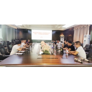 河南省辦公家具協(xié)會(huì)會(huì)長(zhǎng)張鋒一行到訪思進(jìn)家具集團(tuán)指導(dǎo)工作！